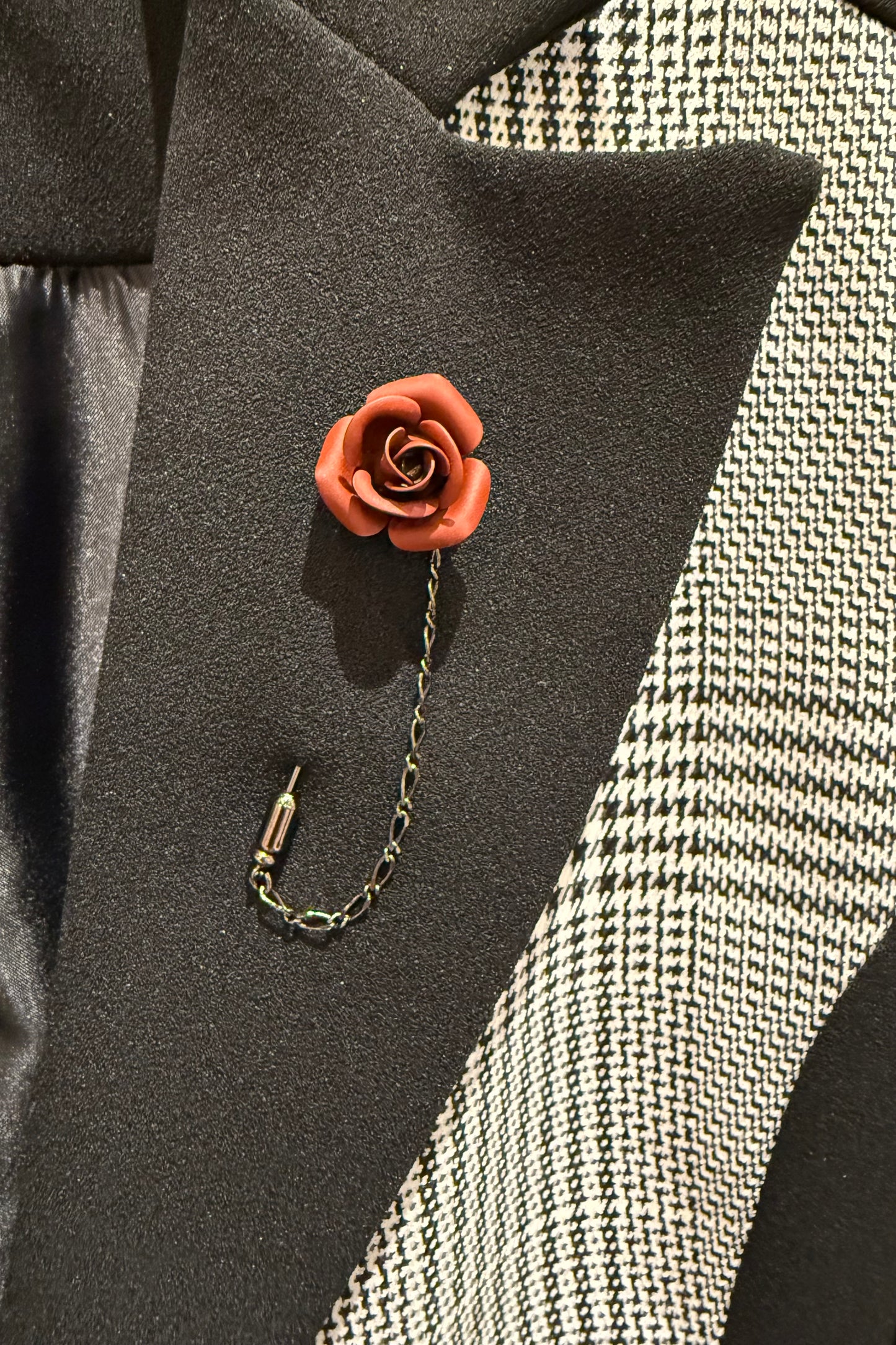 VENICE HOMME 薔薇ラペルピン