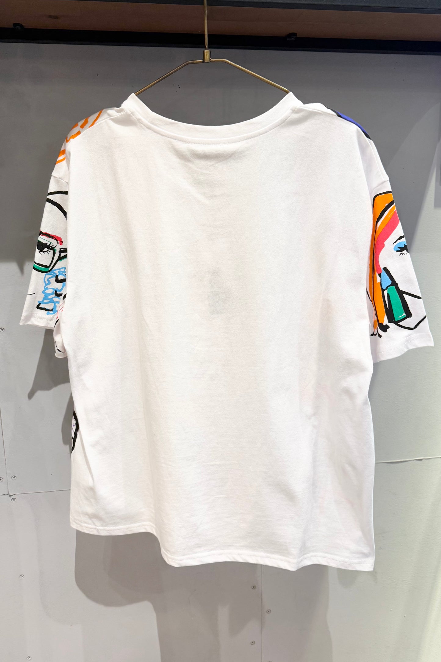 Aikha Flance ポップアートなTシャツ