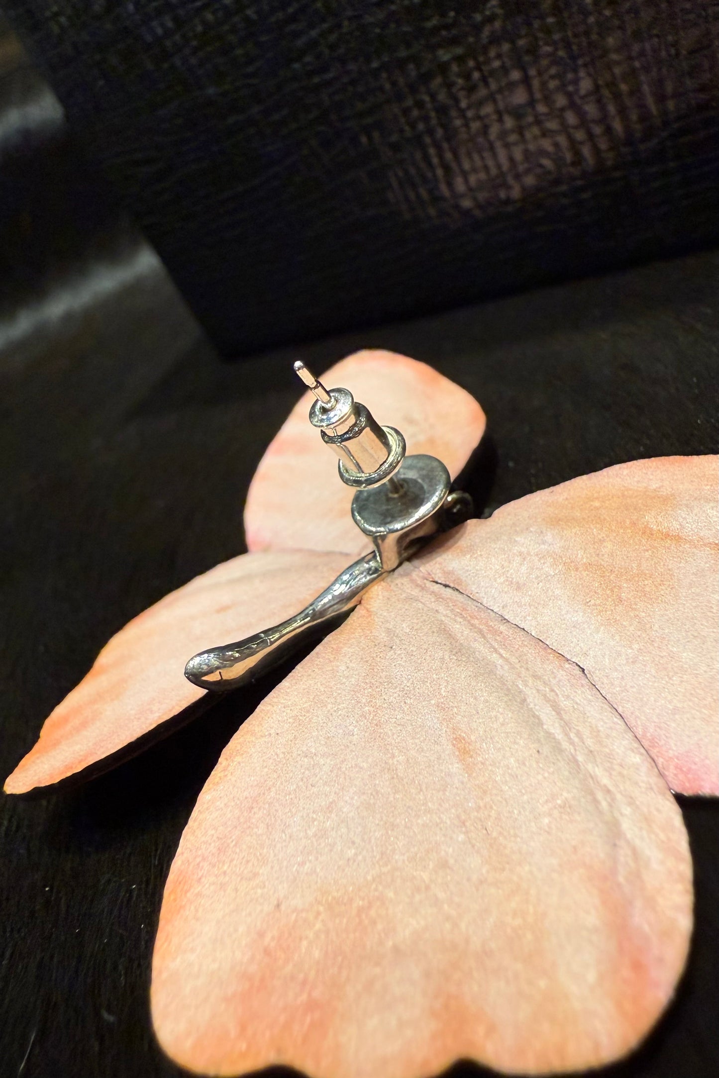 トルクアータ レザー モルフォ蝶ピアス(片耳ピアス)