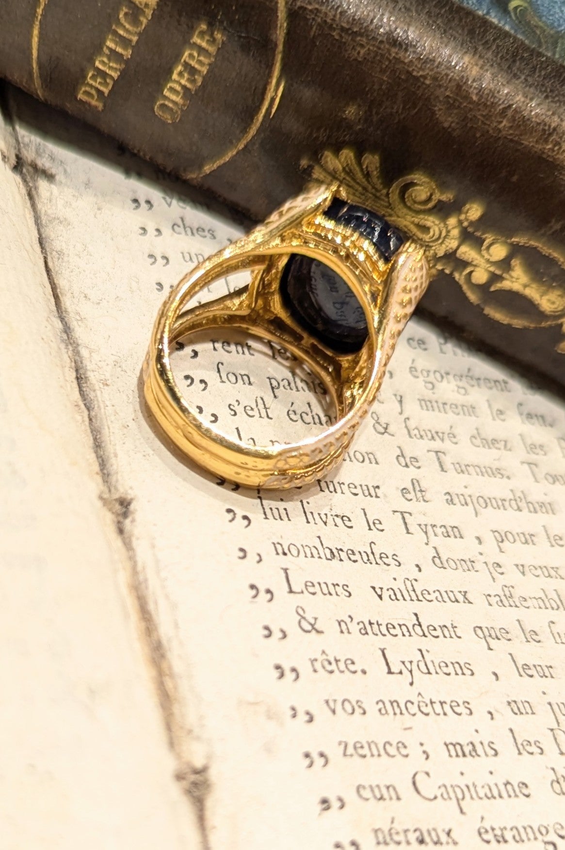 ブルーサファイア コブラ爪のシルバーリング