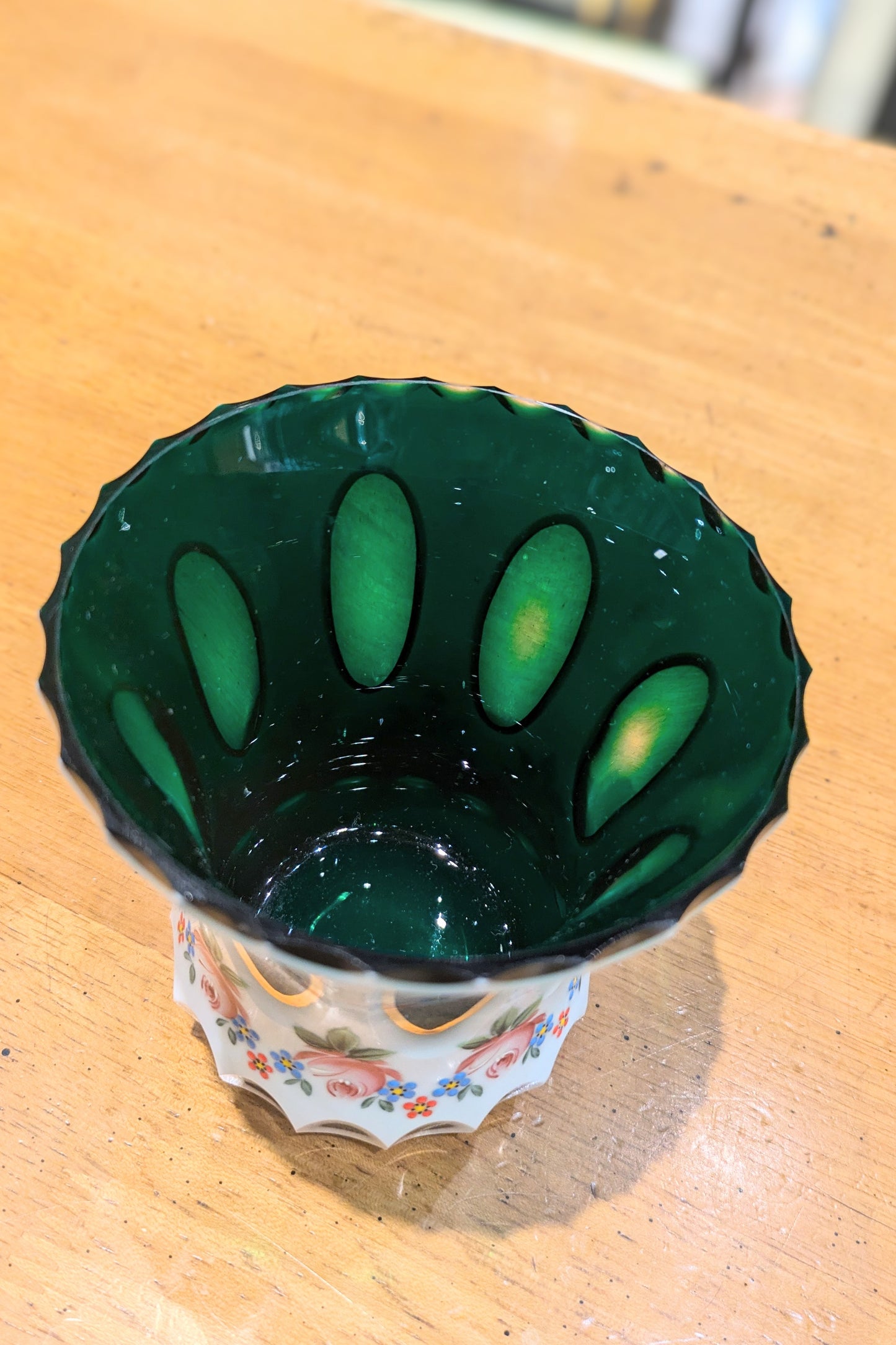 ボヘミアン 緑被せガラスフラワーベース