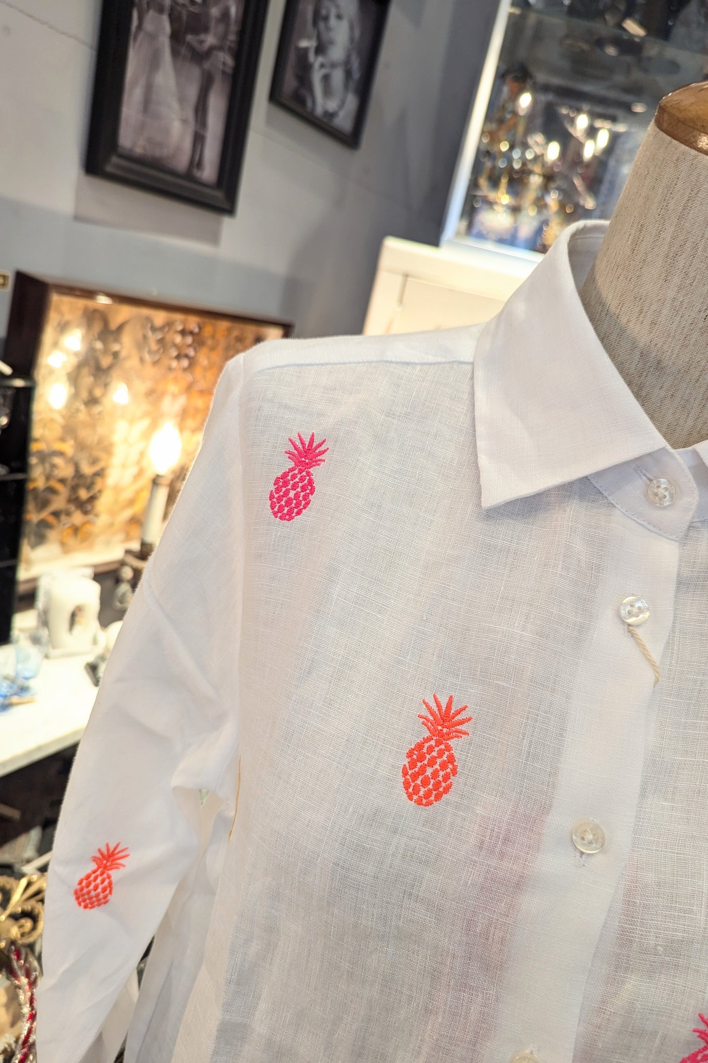 VILAGALLO Spain パイナップル刺繍のリネンシャツ