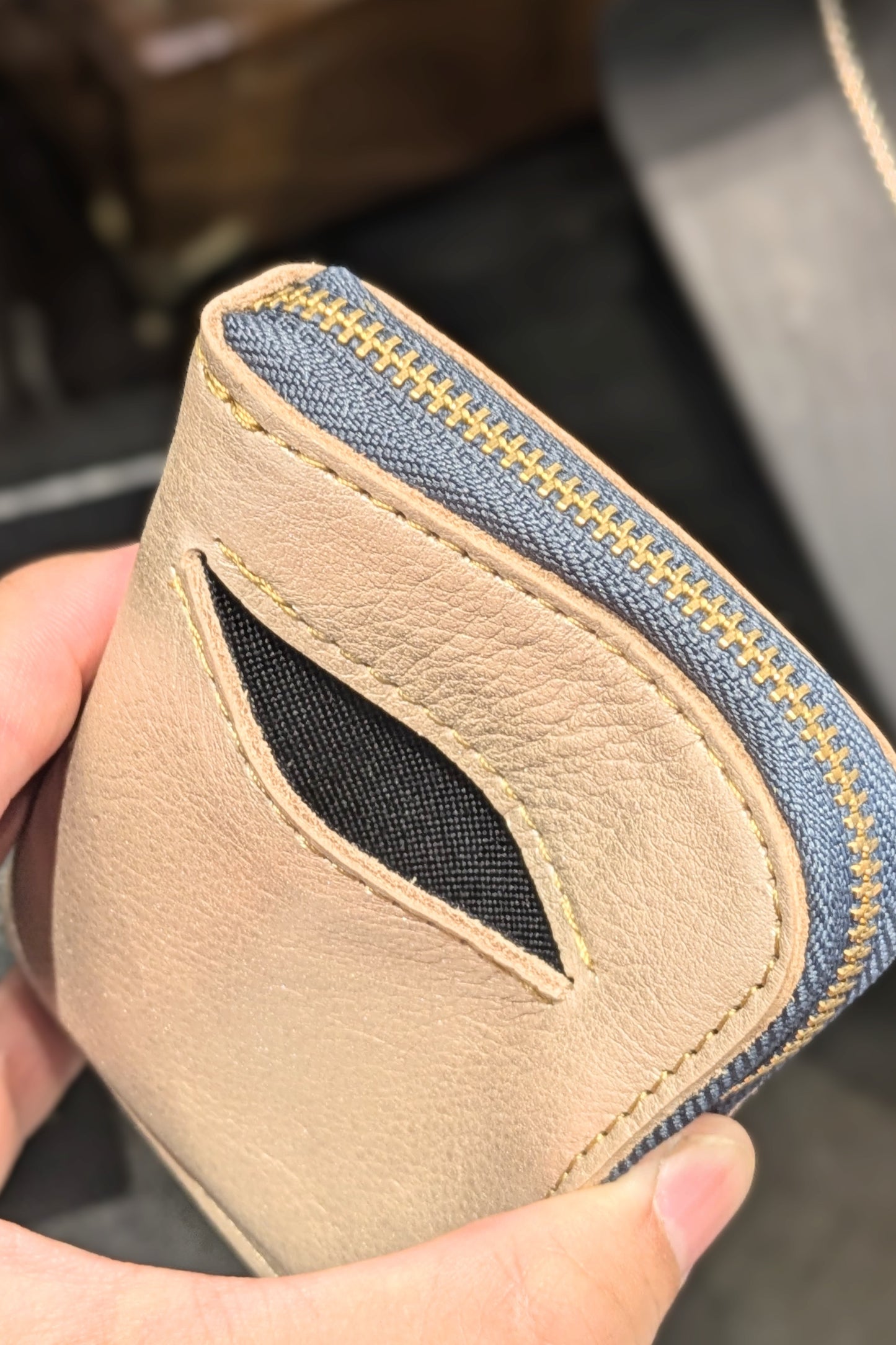 トルクアータ 昆虫刺繍 コンパクトL字財布 ハナムグリ/シルバー