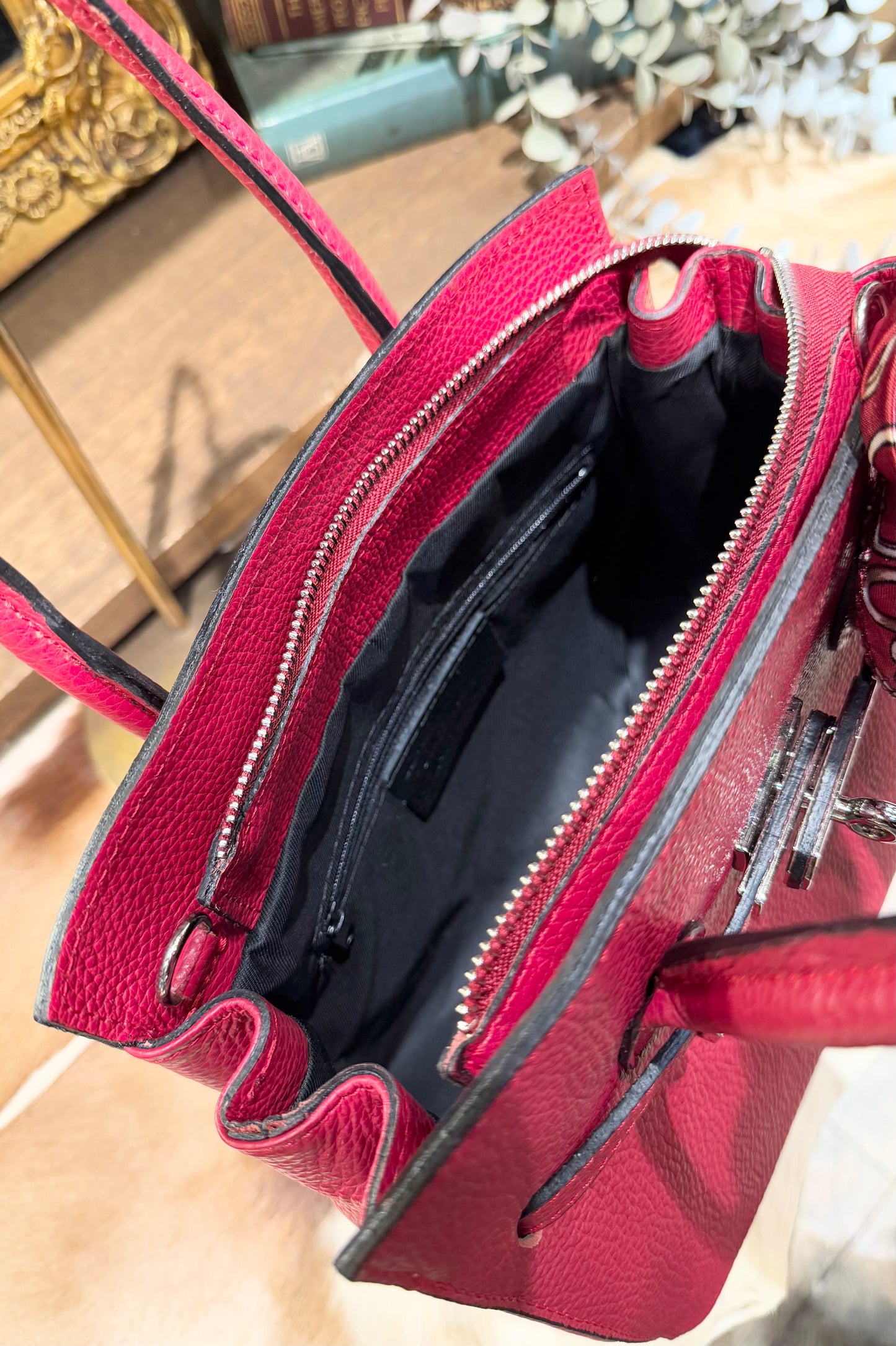 italy 牛革ハンドバッグ　レッド