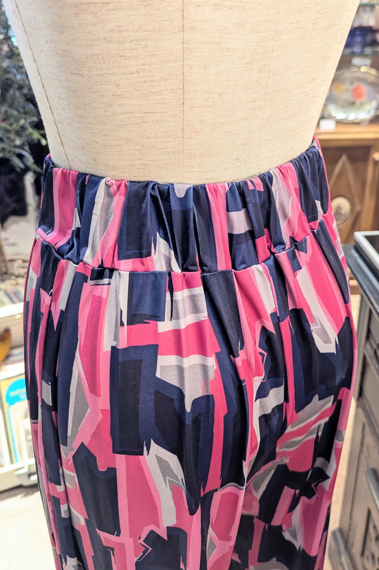 SCORZZO  spain  ジオメトリックなパンツ