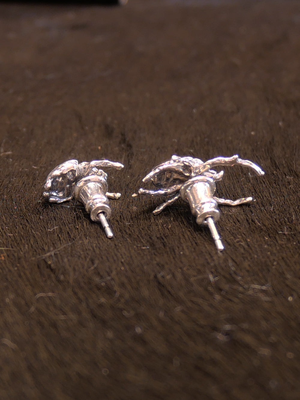 トルクアータ  つがいピアス ハナムグリ